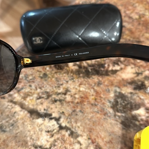 Authentic Chanel polarized sunglasses - Picture 4 of 5